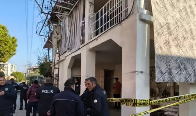 Adana'da evde 3 kişinin boğazları kesilmiş cesetleri bulundu