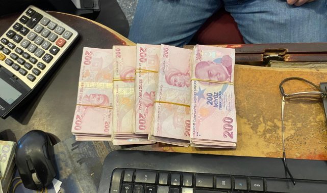 Artvin’de dürüst vatandaş bankadan fazla verilen 100 bin lirayı iade etti