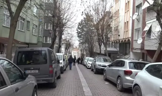 Avcılar'da 17 yaşındaki sürücü 8 araca çarptı