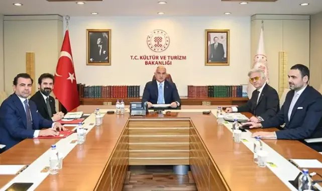 Bakan Ersoy: 2024'te Devlet Tiyatroları 2 milyondan fazla sanatseveri ağırladı