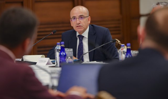 Bakan Şimşek: "Dezenflasyon programını kararlılıkla uygulamaya devam ediyoruz"