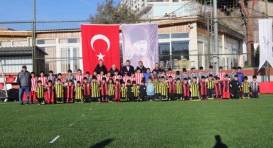 Bayraklı’da U-10 Cup Futbol Turnuvası başladı