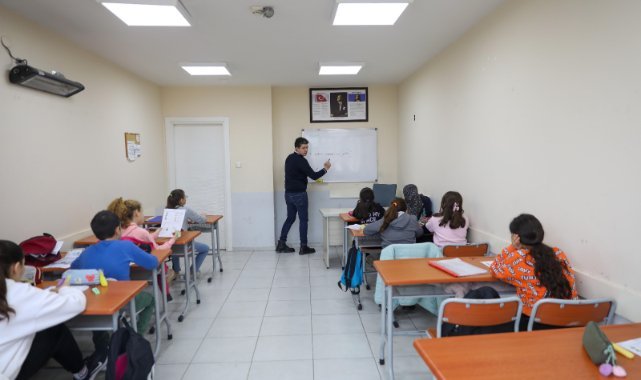Buca Belediyesi Aziz Nesin Eğitim Merkezi'ne veli ve kursiyerlerden tam not