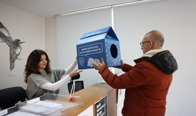 Çeşme Belediyesi’nden sokaktaki minik patilere sıcak bir yuva!