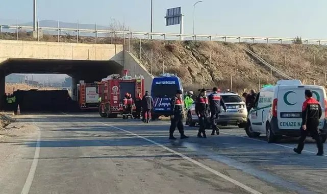 Denizli'de işçileri taşıyan midibüs devrildi; 4 ölü, 19 yaralı