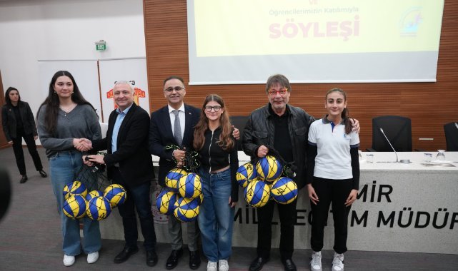 Göztepe Kadın Voleybol Takımı İzmirli Öğrencilerle Buluştu