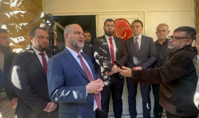 Halep Başkonsolosluğu'nda Türk bayrağı göndere çekildi