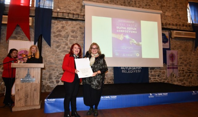 İzmir’de İleri Yaşta Dijital Eşitlik Sempozyumu yapıldı