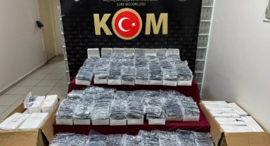 İzmir'de kaçak gözlükler ele geçirildi