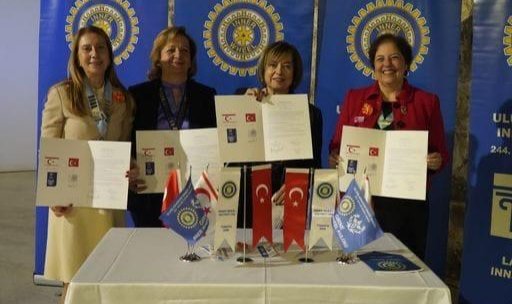 Kadına şiddete “resim” ile hayır dediler