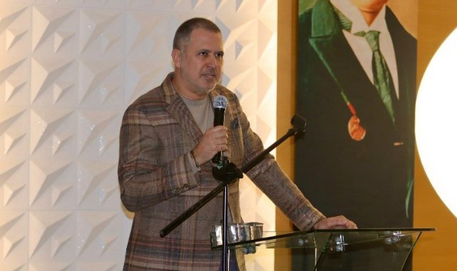 Karşıyaka’da Başkan İlker Ergüllü istifa etti