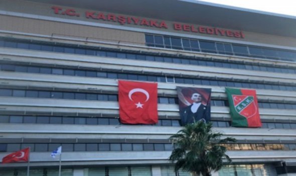 Karşıyaka'da pazarcılar ayakta: Katı atık bedeline tepki için eylem!