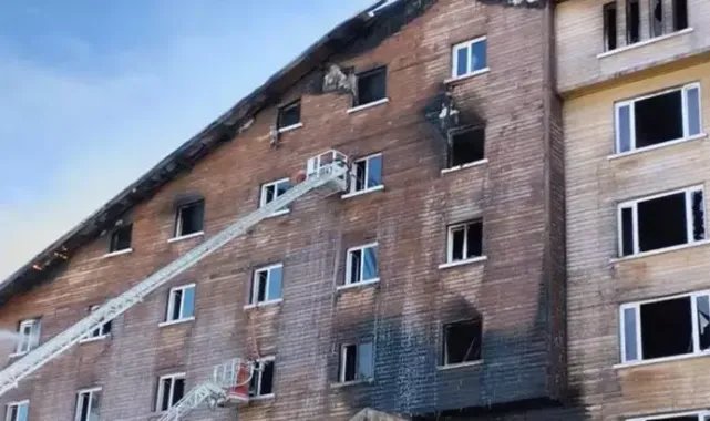 Kartalkaya'daki otel yangınında itfaiye ön raporu hazırlandı: 50'den fazla kişi merdivenli itfaiye aracıyla, 1 kişi de atlama yatağıyla kurtarıldı