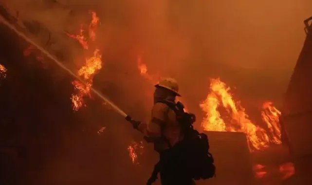 Los Angeles’taki yangında 5 kişi hayatını kaybetti