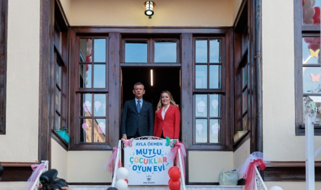 Özgür Özel: Nilüfer Hanım alkışı hak etti