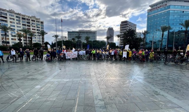 Pedallar daha fazla kabartmalı kitap için çevrildi