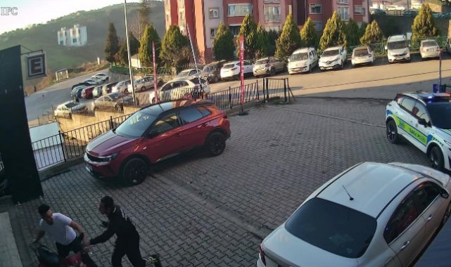 Trafikten men olan motosikletini "ilaç getiriyorum" diyerek kaçırmaya çalışan sürücü polisi darp ett