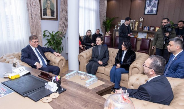 Tugay: İzmir'in tüm ilçelerini dengeli ve adil şekilde hizmetle buluşturacağız
