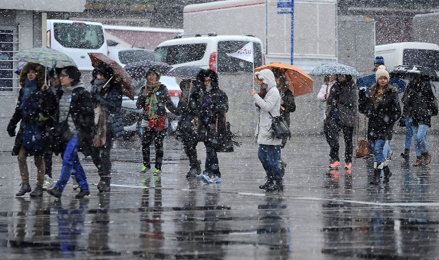 AKOM turuncu kodlu alarma geçti: İstanbul için şiddetli kar ve fırtına uyarısı