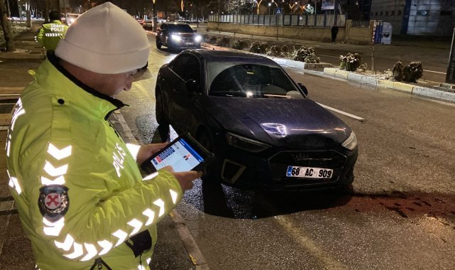 Aksaray’da 2 hakimin aracına çarpan alkollü sürücü, otogarda kaçarken yakalandı