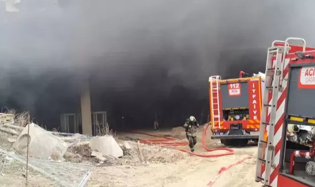 Ankara'da bina inşaatında çıkan yangın kontrol altında