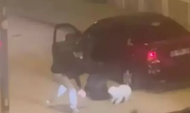 Ankara'da darbedilip, otomobille kaçırılmak istenen kadını mahalleli kurtardı