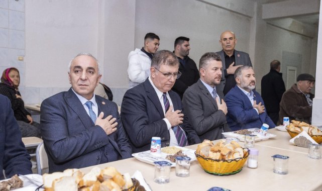 Başkan Tugay Buca Cemevi’nde Hızır Orucu lokmasına ortak oldu