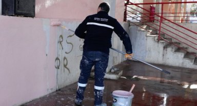 Bayraklı'da pazar yerleri yenileniyor
