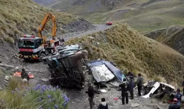 Bolivya'da otobüsün uçuruma yuvarlanması sonucu 31 kişi hayatını kaybetti