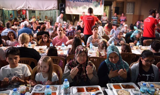 Bornova Belediyesi’nden Ramazan Ayı’nda gönül sofrası