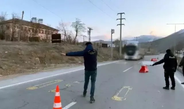 Briket yüklü TIR'da 31 kaçak göçmen yakalandı