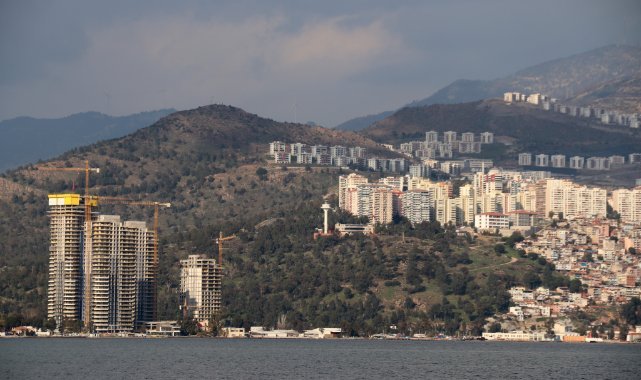 Ege'de deprem fırtınası sürüyor