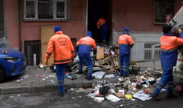 Esenler'de 10 yıldır çöp toplayan adamın evinden 5 ton çöp çıkartıldı