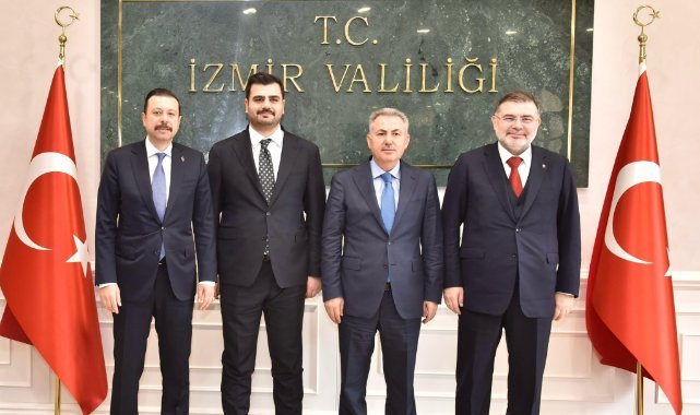 Eyyüp Kadir İnan'dan İzmir Valiliği'ne ziyaret