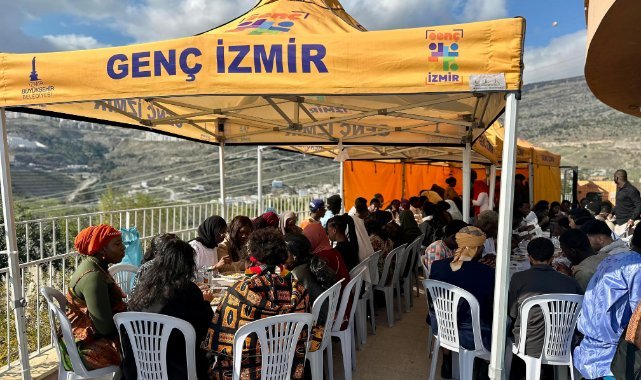 Gambiyalı öğrenciler İzmirli gençlerle buluştu