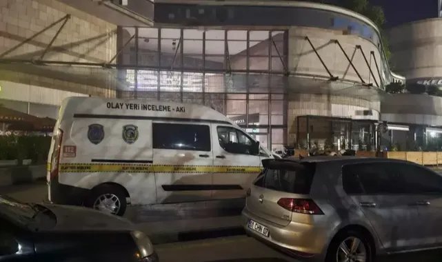 Gece girdiği AVM'deki kuyumcu dükkanından, 3 kilogram altın ve 100 bin TL ile kayıplara karıştı