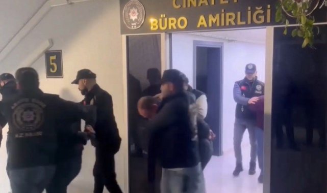 İzmir'de pazar yerinde çıkan silahlı kavgada 3 kişi tutuklandı