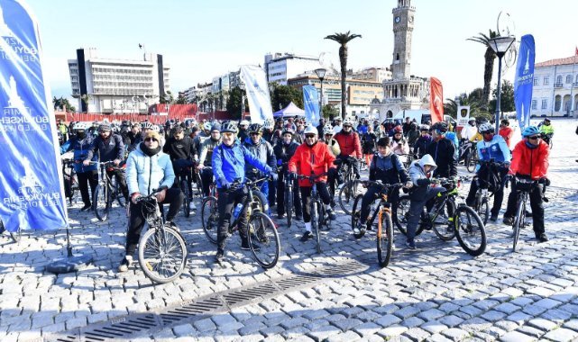İzmir hafta sonunun tadını Bisikletli Pazar’la çıkarıyor