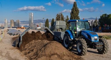 İzmir’in parkları yeşil dönüşümle canlanıyor
