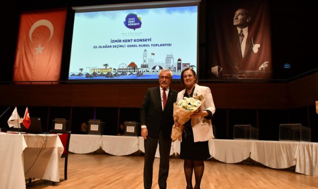 İzmir Kent Konseyi Başkanı  Özgür Topaç oldu