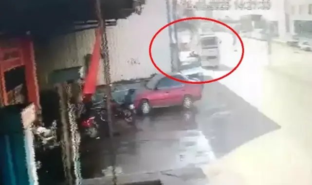 Kamyonun açılan kasa kapağının 3 çocuğu yaraladı