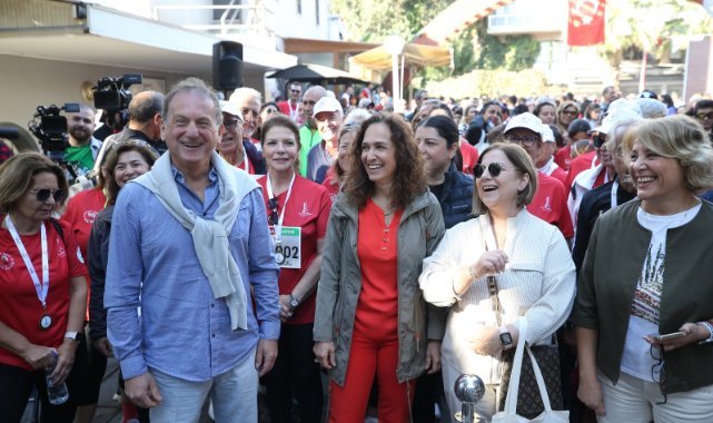 Karşıyaka’da 14 Şubat’a renkli kutlama: Sevdiğinle Koş