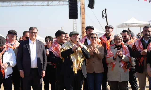 Torbalı'da deve güreşi festivaline rekor katılım