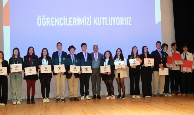 “TÜBİTAK 2204 56.  Lise Öğrencileri Araştırma Projeleri Yarışması İzmir Bölge Sergisi” Ödül Töreni, Büyük Bir Coşkuyla Gerçekleştirildi