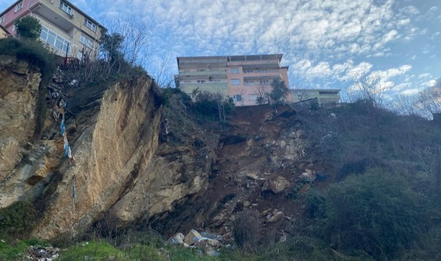 Üsküdar'da toprak kayması: 2 bina boşaltıldı