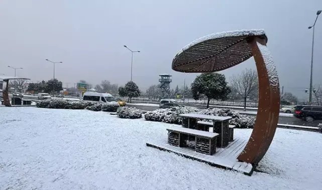 Yurtta kar yağışı etkili oldu; birçok il ve ilçede eğitime ara verildi
