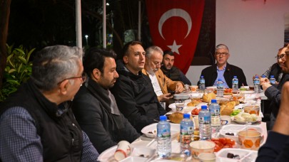Başkan Eşki sahurda minibüsçülerle buluştu