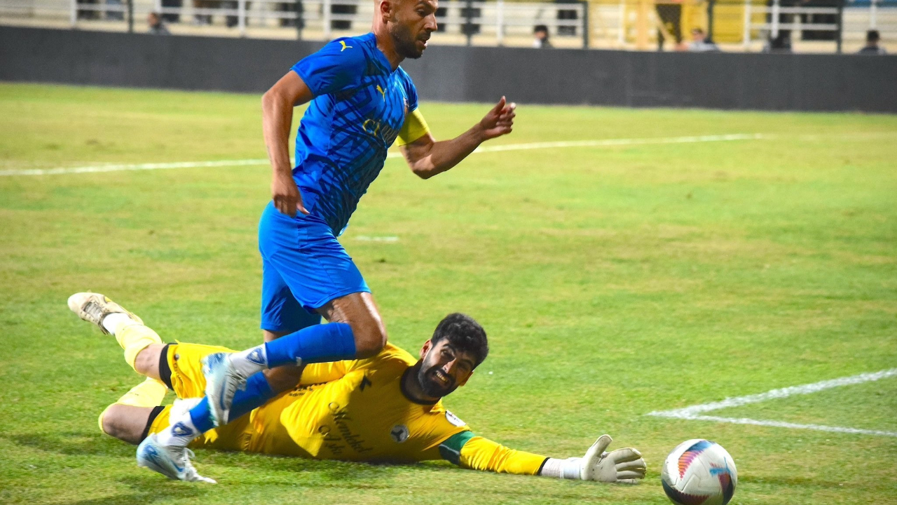 38 yaşındaki Yasin Öztekin, 2. Lig'de gol krallığına koşuyor