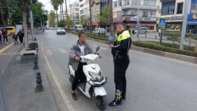 Denetime takılınca ‘ehliyetimi evde unuttum’ dedi, olmadığı ortaya çıkınca da ‘kardeşimin var’ dedi