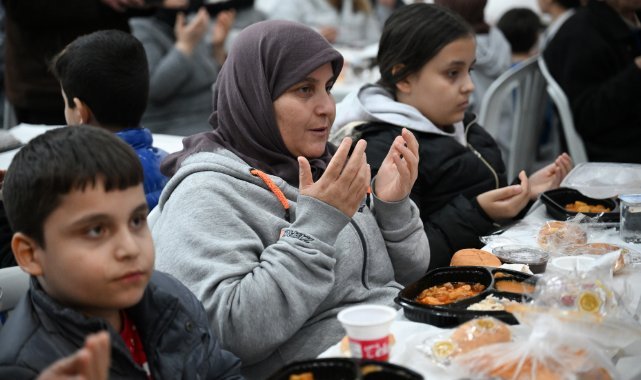 Bornova’da Ramazan dayanışması, Başkan Eşki: Bornova’da kimse kendini yalnız hissetmeyecek